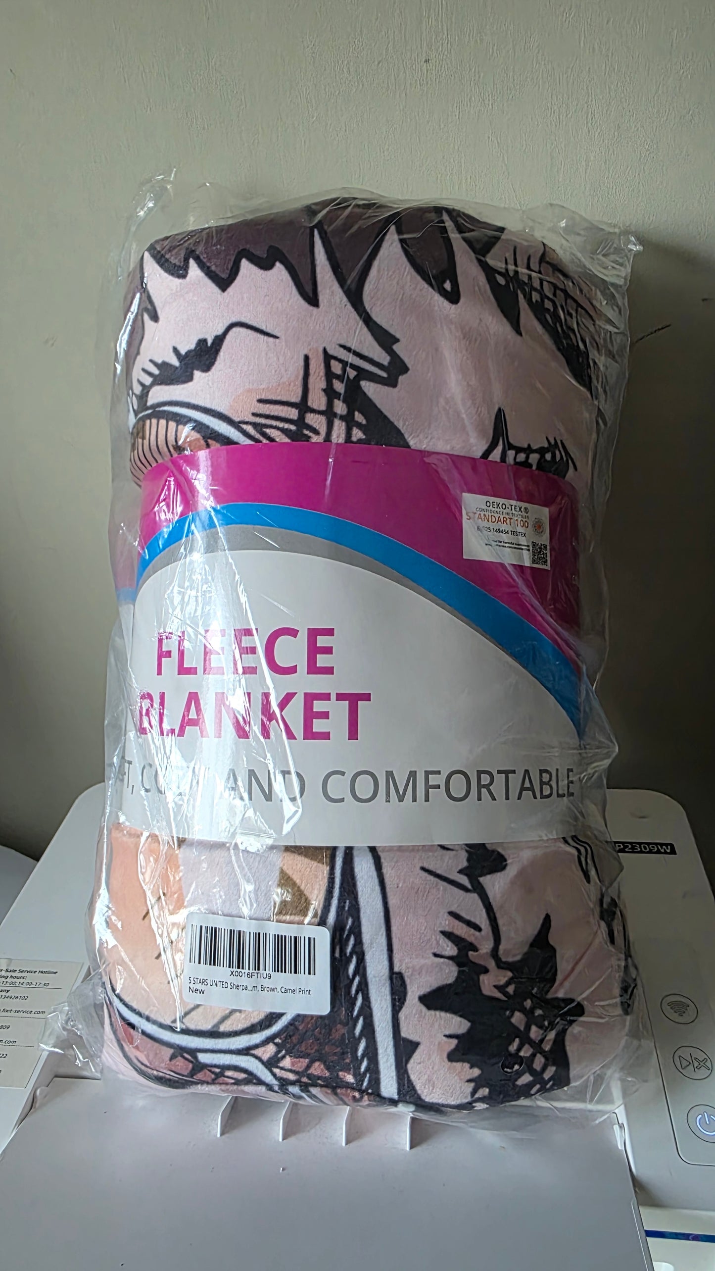 Fleece blanket brown camel print