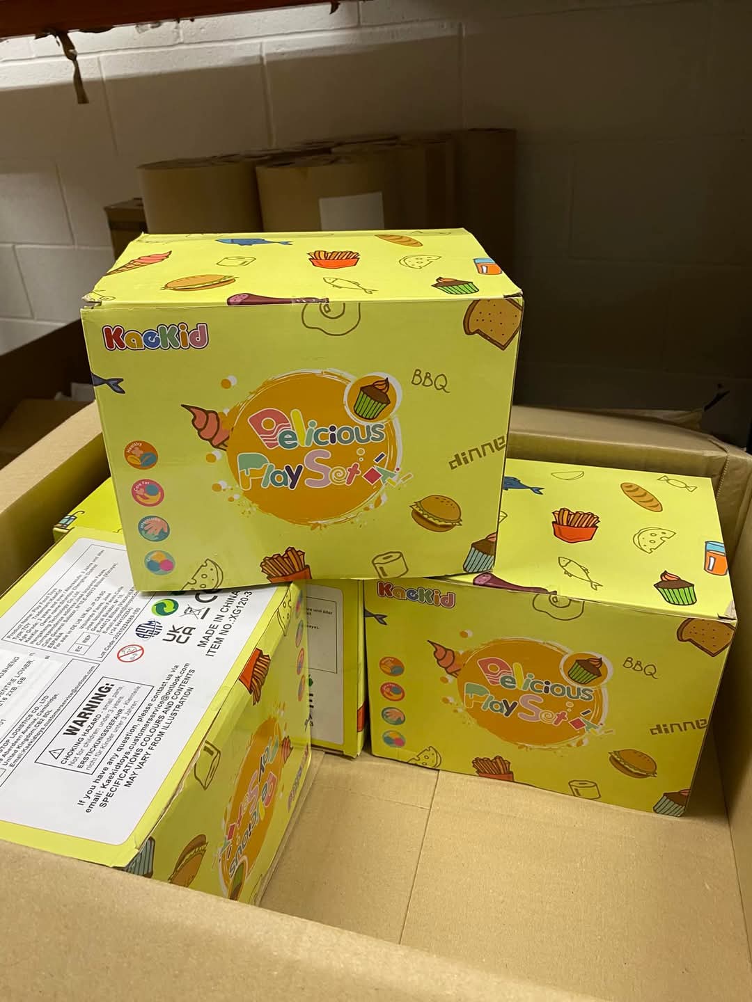 137 piece plastic food