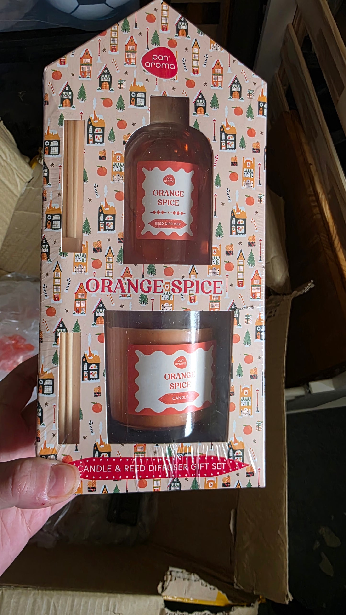 Pan aroma orange & spice candle and reed diffuser set