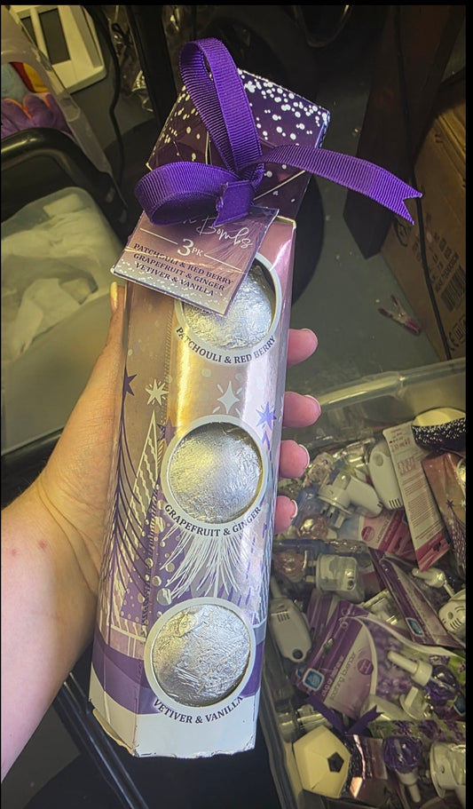 3 pack Christmas cracker bath bombs